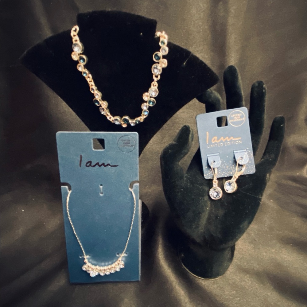 BNWT Limited Edition Swarvorski Jewelry Set - Picture 4 of 8